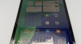Good
													Apple iPad Pro 11" 2nd Gen 2020 - Unlocked, Gray, 128 GB, A2068, photo 2 of 6