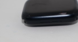 Good
													Apple Watch SE 2nd Gen 44mm - Unlocked, Midnight, A2727 - Cellular, Aluminum, photo 3 of 9