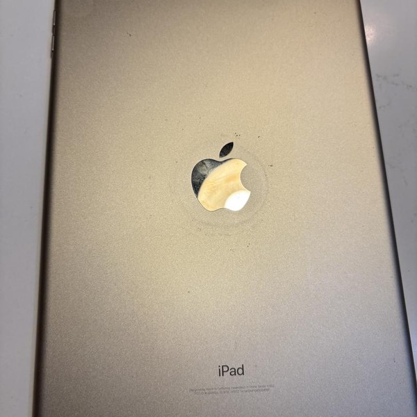 Apple iPad 5th Gen - Wi-Fi, 32 GB, Gold, A1822