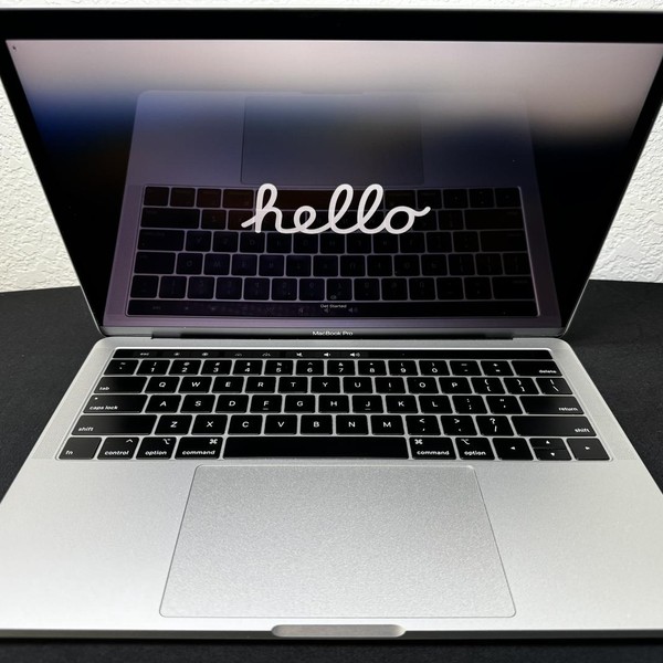 MacBook Pro 2019 - 13 inch - 128 GB, Silver, 8 GB, Intel Core i5