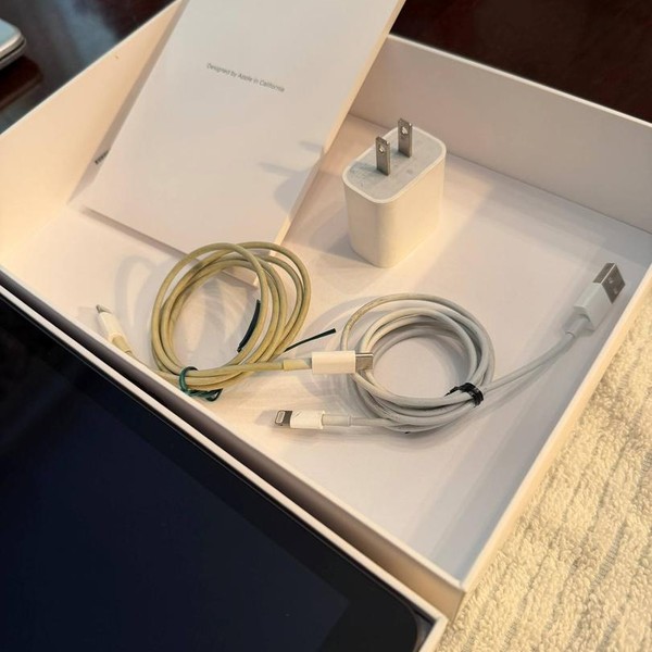 Apple iPad 9th Gen - Wi-Fi, 64 GB, Gray, A2602