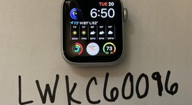 Good
													Apple Watch SE 1st Gen 40mm - Silver, A2351 - GPS, Aluminum, photo 1 of 6