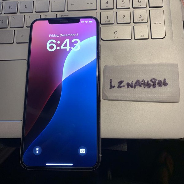 Apple iPhone Xs Max - Unlocked, 64 GB, Silver, A1921