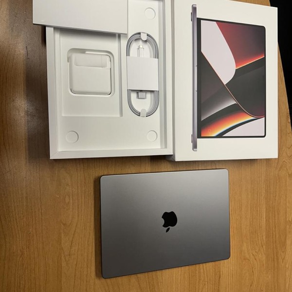 MacBook Pro 2021 - 14 inch - Apple M1 Pro 10-core, Gray, 1 TB, 16 GB