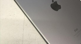Good
													Apple iPad Pro 9.7" - Unlocked, Gray, 128 GB, A1674, photo 4 of 7