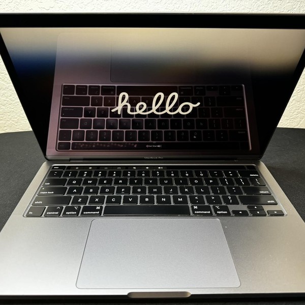 MacBook Pro 2022 - 13 inch - 256 GB, Silver, 16 GB, Apple M2