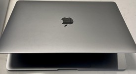 Good
													MacBook Air 2018 - 13" - I5, Gray, 512 GB, 8 GB, photo 4 of 12