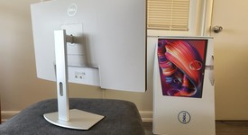 Mint
													Dell Monitor, photo 1 of 9