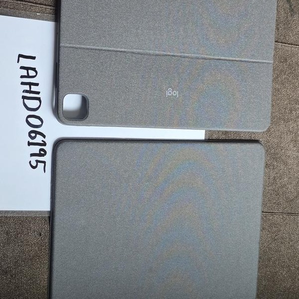 Logitech Combo Touch for iPad Pro - Gray, M4 11 inch