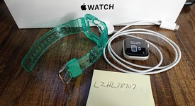 Mint
													Apple Watch SE 2nd Gen 44mm - Unlocked, Starlight, A2727 - Cellular, Aluminum, photo 3 of 26
