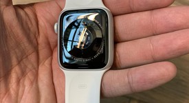 Mint
													Apple Watch Series 5 44mm - Unlocked, Silver, A2095 Cellular, Aluminum, photo 2 of 4