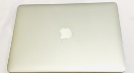 Good
													MacBook Pro 2015 (Retina) - 13" - Silver, 256 GB, 8 GB, photo 4 of 9