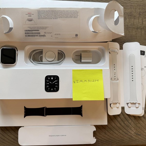 Apple Watch Series 5 44mm - Unlocked, White, A2095 Cellular, Ceramic