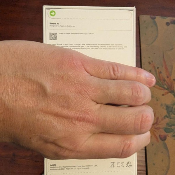 Apple iPhone 16 - Verizon, 128 GB, White, A3081