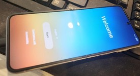 Good
													Samsung Galaxy Z Flip6 - Unlocked, Silver, 512 GB, 12 GB, SM-F741U1, photo 5 of 6