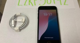 Mint
													Apple iPhone SE 3rd Gen 2022 - Unlocked, Midnight, 64 GB, A2595, photo 4 of 7
