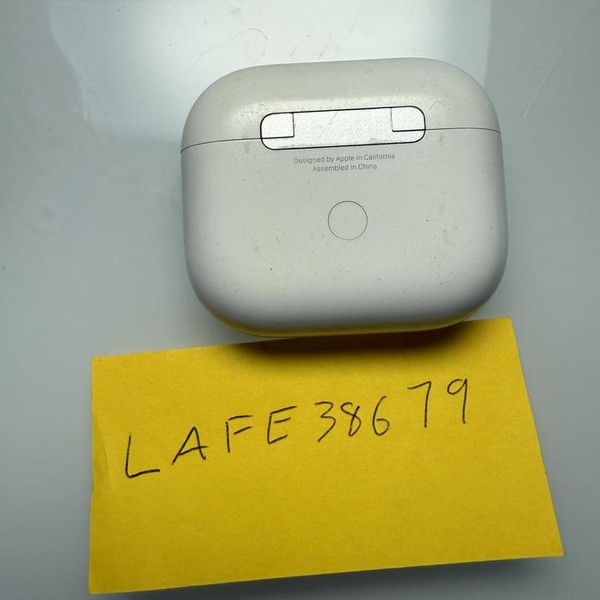 Apple AirPods (3rd Gen) - MagSafe Case