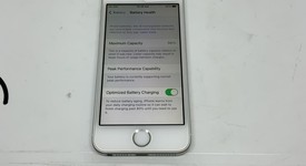 Good
													Apple iPhone SE 1st Gen 2016 - Unlocked, Silver, 32 GB, A1723, photo 4 of 10