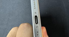Good
													Apple iPhone 16 Pro Max - Unlocked Non-US, White, 512 GB, A3287, photo 4 of 6