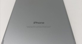 Mint
													Apple iPhone 7 Plus - Unlocked, Silver, 32 GB, A1661, photo 3 of 12