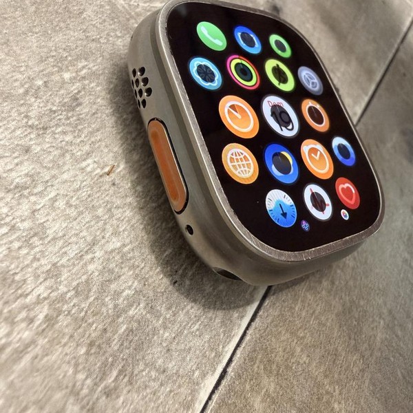 Apple Watch Ultra 49mm - Unlocked, Titanium, A2622