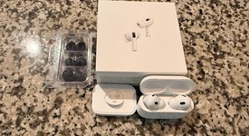 Used
													Apple AirPods Pro 2 - USB-C, photo 3 of 9