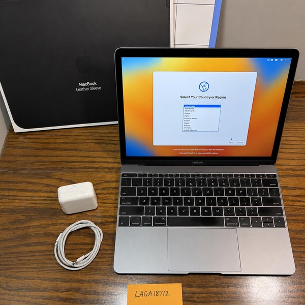 Macbook Retina 2017 - 12 inch - 256 GB, Gray, 8 GB, Intel Core m3
