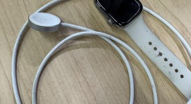 Good
													Apple Watch Series 10 42mm - Unlocked, Natural, A3001 - Cellular, Titanium, photo 3 of 7