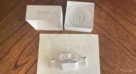 Used
													Apple AirPods Pro 1st Gen - Wireless Case, photo 2 of 3
