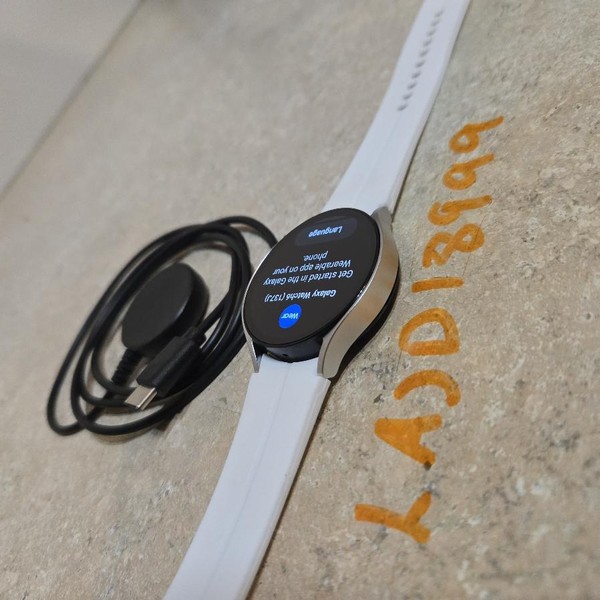 Samsung Galaxy Watch6 - Wi-Fi, Silver, 44mm