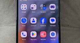 Good
													Motorola Razr (2024) - Unlocked, Gray, 256 GB, 8 GB, photo 3 of 10