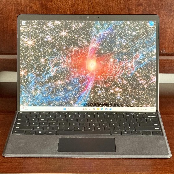 Microsoft Surface Pro 9 - Wi-Fi, 512 GB, Graphite, 16 GB, Intel Core i7, Wi-Fi