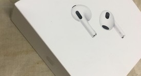 New
													Apple AirPods 3rd Gen - MagSafe Case, photo 1 of 5