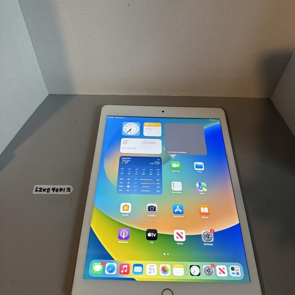 Apple iPad 8th Gen - Wi-Fi, 32 GB, Gold, A2270