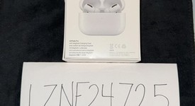 New
													Apple AirPods Pro - MagSafe Case, photo 4 of 6