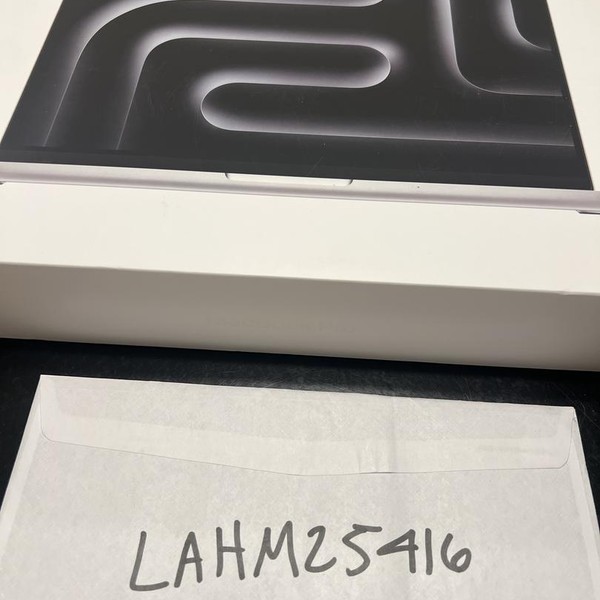 MacBook Pro Late 2023 (M3) - 14 inch - 512 GB, Silver, 18 GB, Apple M3 Pro 11-core, 14-core GPU