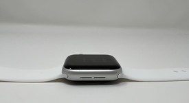 Good
													Apple Watch Series 6 40mm - Unlocked, Silver, A2293 - Cellular, Aluminum, photo 5 of 6