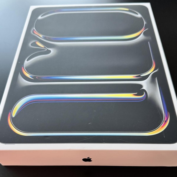Apple iPad Pro 13 inch (M4) 2024 - Wi-Fi, 512 GB, Black, 8 GB, A2925, Standard Glass