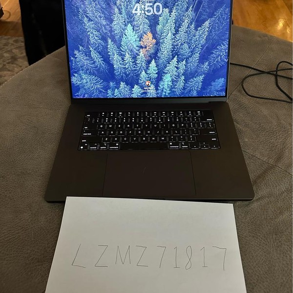 MacBook Pro Late 2023 (M3) - 16 inch - Apple M3 Pro 12-core, Black, 512 GB, 18 GB, 18-core GPU