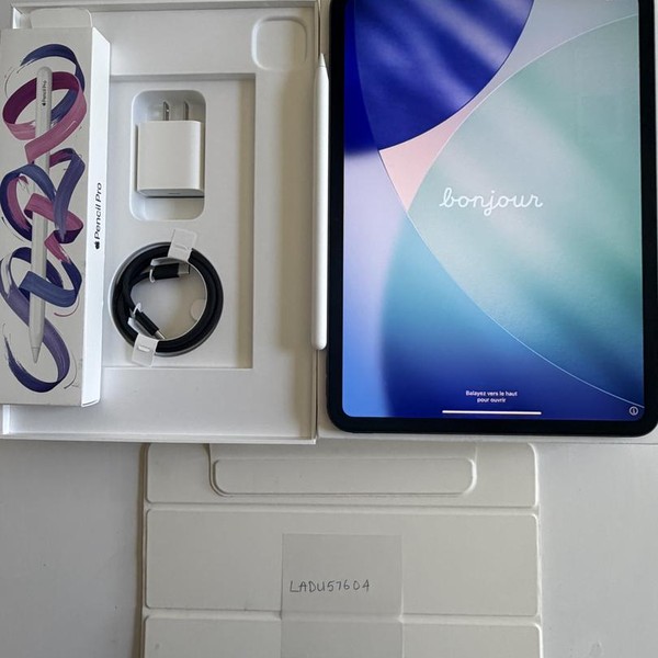 Apple iPad Pro 11 inch (M4) 2024 - Wi-Fi, 512 GB, Black, 8 GB, A2836, Standard Glass