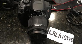 Mint
													Canon EOS Rebel T5i, photo 2 of 6