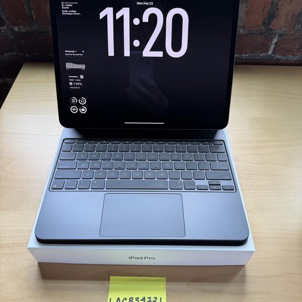 Apple iPad Pro 13 inch (M5) 2025 - Unlocked, 256 GB, Space Black, Apple M5 9-Core, A3361, Standard Glass