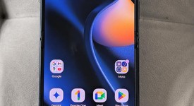 Good
													Motorola Razr (2025) - Unlocked, Blue, 256 GB, 8 GB, photo 2 of 9