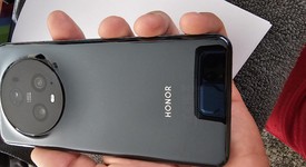 Mint
													Honor Magic5 Pro - Unlocked Non-US, Black, 512 GB, 12 GB, photo 3 of 15