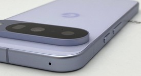 Fair
													Google Pixel 10 - Unlocked, Frost, 128 GB, GLBW0, photo 4 of 7