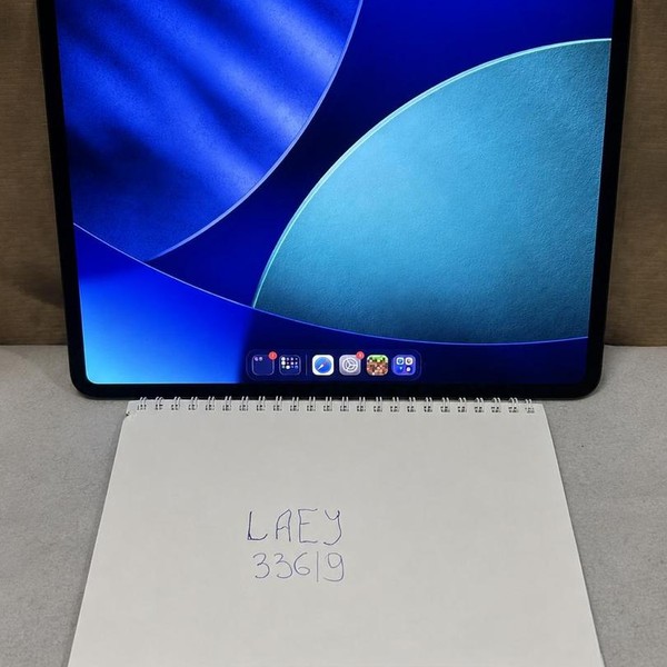 Apple iPad Pro 13 inch (M5) 2025 - Unlocked, 2 TB, Space Black, Apple M5 10-Core (8-core GPU), A3361, Nano-texture Glass