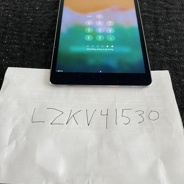 Apple iPad Mini 4 - Wi-Fi, 128 GB, Silver