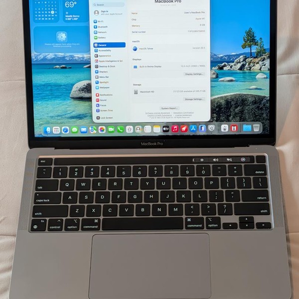 MacBook Pro 2020 - 13 inch - 256 GB, Gray, 8 GB, Apple M1