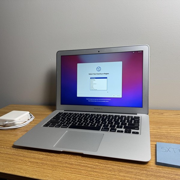 MacBook Air 2017 - 13 inch - 128 GB, Silver, 8 GB, Intel Core i5