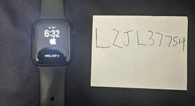 Mint
													Apple Watch SE 2nd Gen 40mm - Midnight, A2722 - GPS, Aluminum, photo 2 of 7